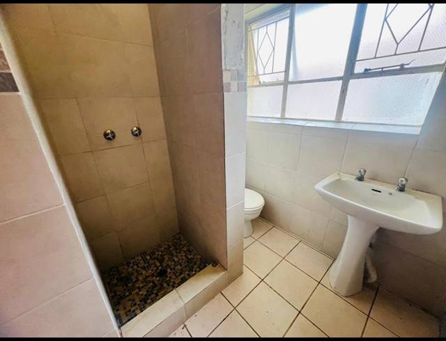 5 BEDROOM HOUSE FOR SALE IN BIRCHLEIGH